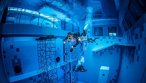 Mit bis zu 45,50 Metern Tiefe zählt die Deepspot-Tauchanlage nahe der polnischen Hauptstadt Warschau zu den tiefsten Tauchbecken der Welt.