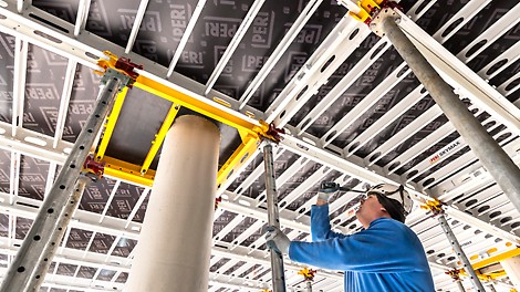 Thanks to the column frame with flexible transverse profile in 10 cm increments, it is possible to form the area around columns in a safe and easy way.