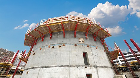 Поворотные башмаки системы RCS-С использовались для навешивания модулей на радиальные наружные стены.