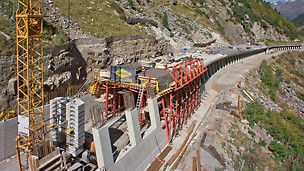 Marchlehner Gallery, Sölden, Austria - The VARIOKIT tunnel formwork solution accelerated construction of the 228 m long Marchlehner gallery situated at a height of 1,800 m above sea level. The competent planning process took into account al possible project requirements which ensured on-schedule completion before the onset of winter.
