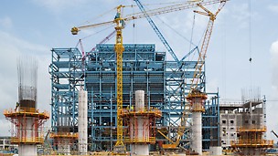 Tepelná elektrárna Stanari: 9 kruhových pilířů s průměrem 3,60 m a tloušťkou stěny 40 cm nese ocelové plošiny pro kondenzátor.