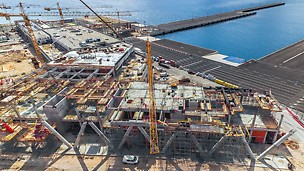 For the construction of the new terminal building in the port of Gazenica, the optimally coordinated PERI formwork and scaffolding solution facilitated fast and uninterrupted construction progress.