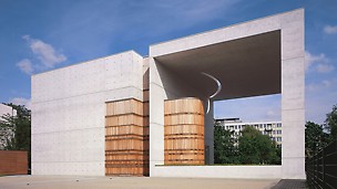 Kostel svatého Canisia: Moderní železobetonová stavba se vyznačuje přesně definovanými požadavky na viditelný povrch betonu.