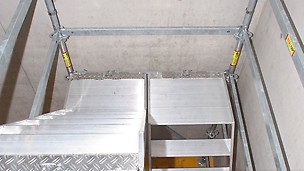 Mit den Modulen der PERI UP FLEX Gerüsttreppen können kompakte Zugänge in kleinen Treppenlöchern realisiert werden.