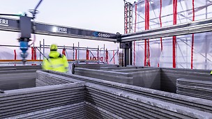 Digital solutions from PERI have their finger on the pulse and help companies actively counteract the shortage of skilled workers in the construction industry. They create more ergonomic, cleaner and safer working conditions with automated work processes.