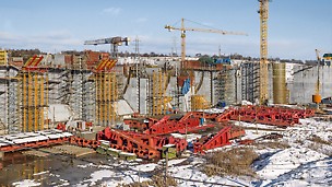 PERI Weißrussland erarbeitet ein umfassendes Schalungs- und Traggerüstkonzept für jeden Bauzustand.