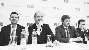 Высшее руководство PERI на пресс-конференции по случаю запуска завода PERI