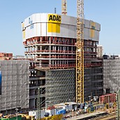 ADAC Zentrale, München, Deutschland - Beim Bau der neuen ADAC Zentrale unterstützt PERI das Züblin Baustellenteam mit effizienten Schalungs- und Gerüstlösungen und kompetentem Service.