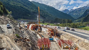 Tunel na dálnici A10, Zederhaus, Rakousko: Projekt řešení tunelového bednění ze systému VARIOKIT umožnil po krátké době výstavby přesunutí části dálnice přes Taury, v délce 1 545 m, do tunelu.