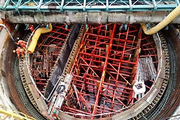Middle SRU walers were preassembled with girders to be easily lifted down the shaft