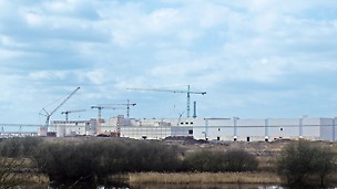 Palm paper mill, King’s Lynn, Great Britain - Only 7 months after beginning the excavation and foundation work, the topping-out ceremony took place; 8 months later, production started in August 2009.