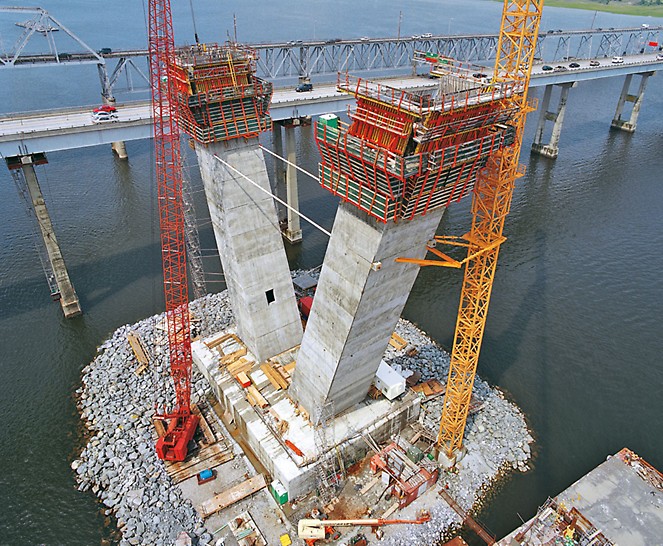 Most Artura Ravenela ml., Charleston, USA: Se samošplhavým systémem ACS a stěnovým nosníkovým bedněním VARIO GT 24 se daly splnit všechny požadavky na přesnost a kvalitu povrchu betonu.