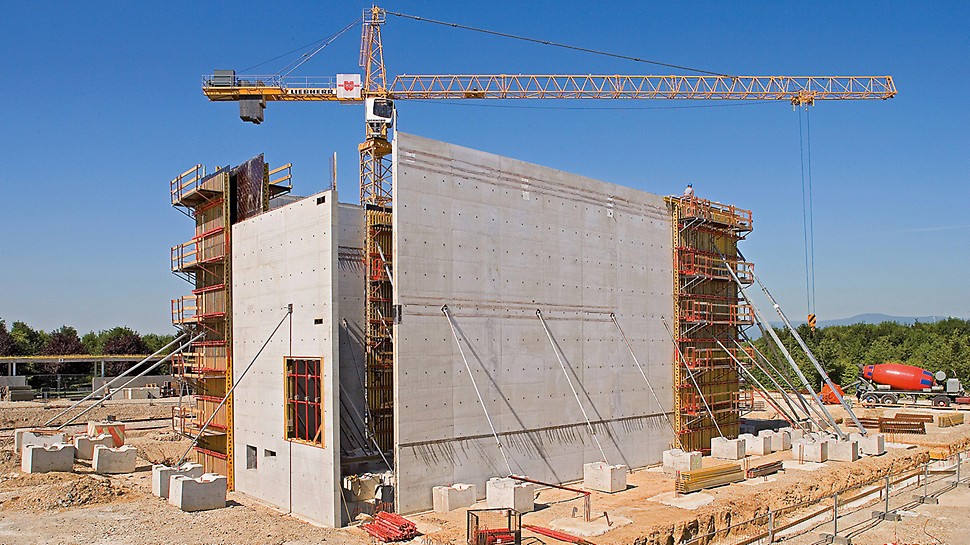 Musée Würth, Erstein, France - For the realization of the Würth Art Museum, up to 14 m high walls in architectural concrete quality were constructed using VARIO GT 24 girder wall formwork.
