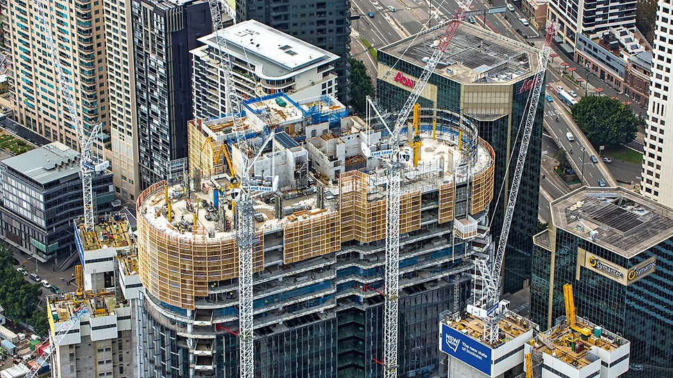 Barangaroo South, Sydney - The LPS protection panel units are up to 18.50 m high and are climbed by means of mobile climbing hydraulics to the next floor without requiring a crane.