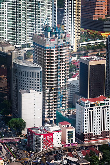 JKG Tower, Jalan Raja Laut, Kuala Lumpur: Kompletní řešení PERI z bednění, lešení a doplňujících služeb zajistilo bezpečnost v jakékoliv výšce a rychlý postup výstavby.