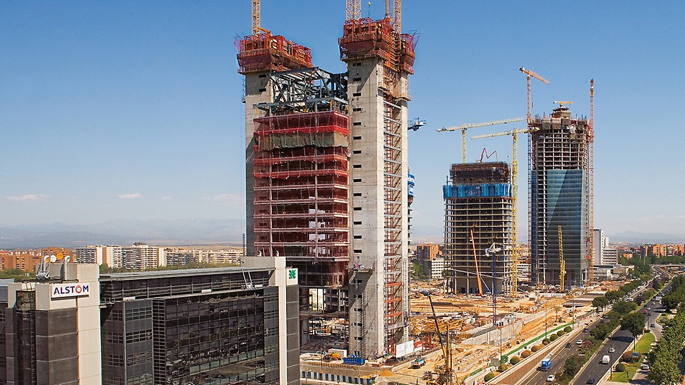 Cuatro Torres Business Area, Madrid, Spain - For the very wide range of requirements, PERI provided the most cost-effective solution with the ACS self-climbing formwork.