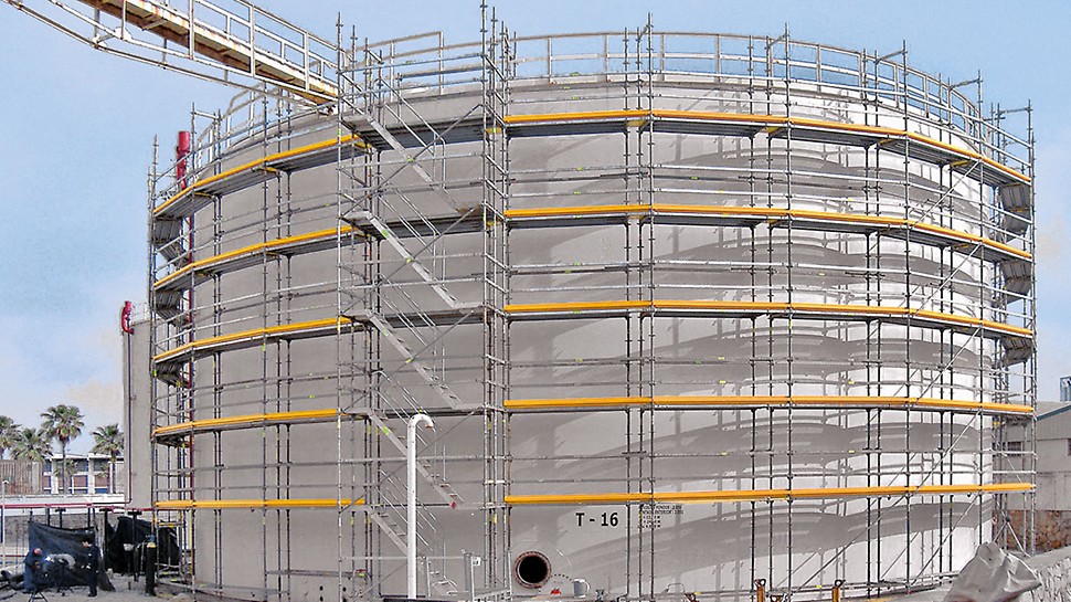 PERI UP Modular Working Scaffold: Circular structures can also be easily scaffolded with PERI UP Rosett.
