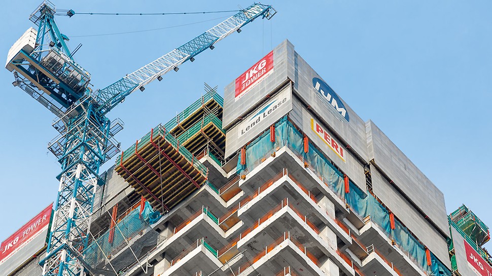 JKG Tower, Jalan Raja Laut, Kuala Lumpur - The RCS landing platform is integrated in the climbing formwork solution. Loads are temporarily stored on the landing platform as well as being moved from here into the other storeys.