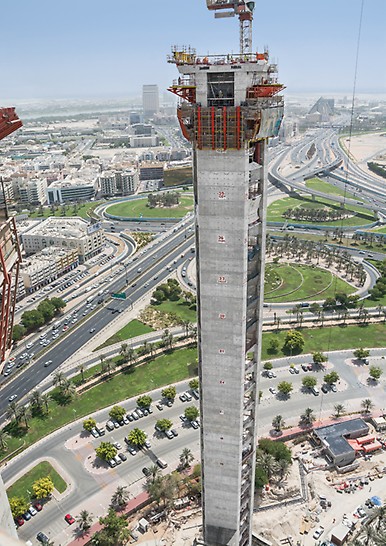 Dubai Frame, Ujedinjeni Arapski Emirati: penjajuće jedinice, sastavljene od zidne oplate i platformi, premeštale su se sa etaže na etažu pomoću integrisanih hidrauličnih pumpi.