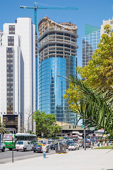 Il nuovo quartier generale della banca argentina Banco Macro si eleva per 135 m nel centro di Buenos Aires, grazie alle soluzioni PERI 