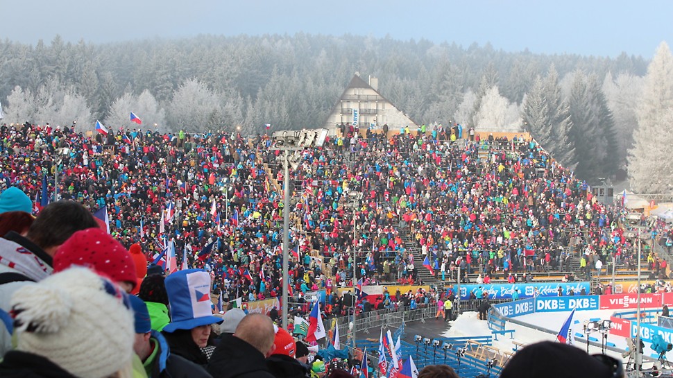BMW IBU World cup Biathlon, Nové Město na Moravě: Doplnění stávající tribuny na stadionu při sobotním závodu.