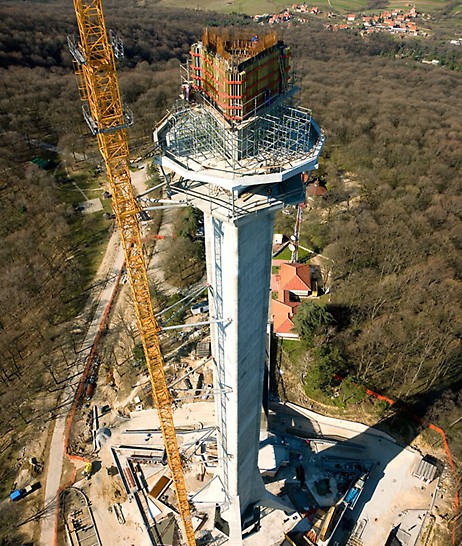 Avala Fernsehturm, Serbien - Die Plattformen in mehr als 100 Metern Höhe bieten den zukünftigen Besuchern eine einzigartige Aussicht.