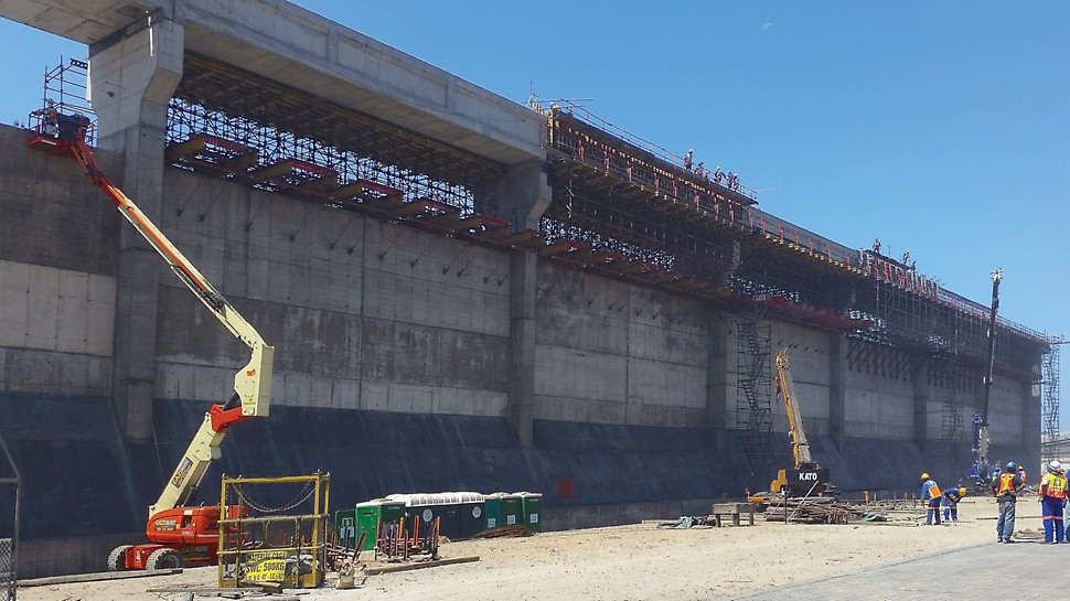 Transnet Port Terminals, Richards Bay - efficient PERI formwork solutions for port terminal storage areas

