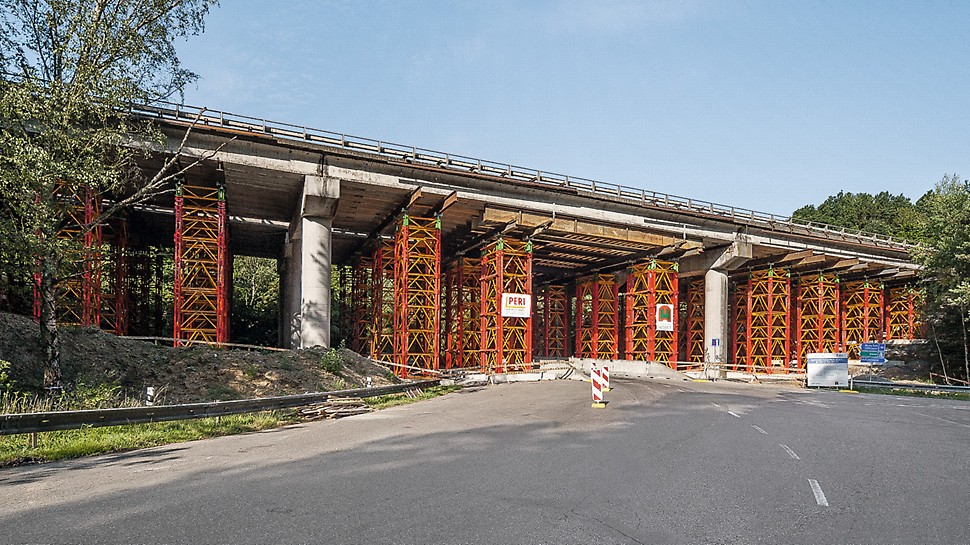 Podepření mostu na dálnici D1, Hvězdonice: Flexibilně vytvořené zabezpečení stavby se systémem VST.