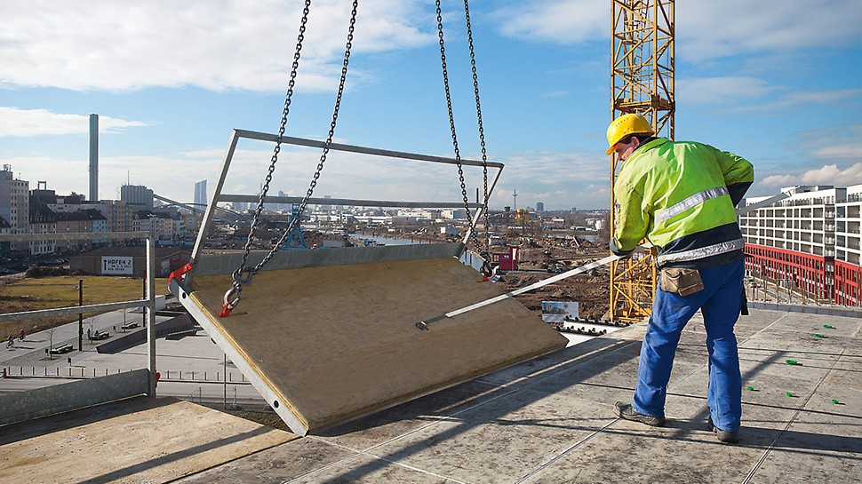 The SKYDECK platform ensures safe working conditions at the slab edges and saves the installation of safety scaffold in the level below.