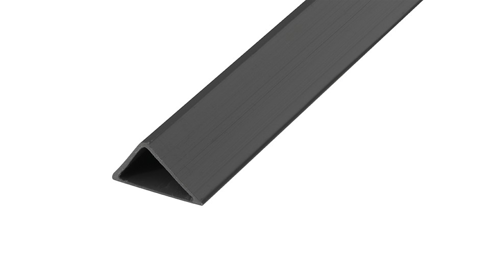 PVC триъгълна лайсна с дължина 2,5 m и височина на профила съответно 20 mm и 30 mm