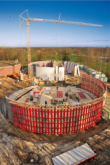 Sandelermöns Waterworks - Circular formwork even for large radii with the PERI RUNDFLEX Plus: perfectly formed curvatures without any additional measures.