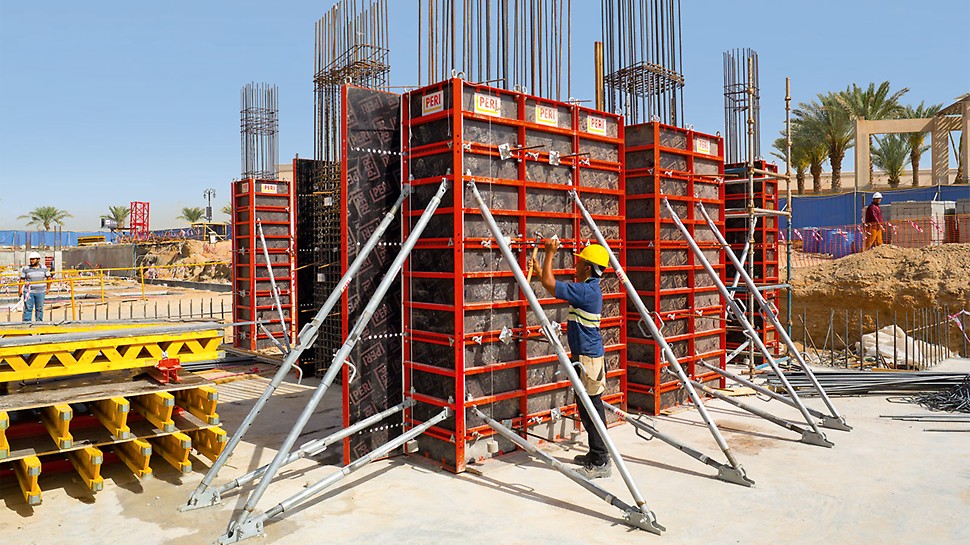 Progetti PERI - Jeddah Gate "E3 – Abraj Al-Hilal 2", Jeddah, Arabia Saudita - Impiego casseforme per pilastri LICO