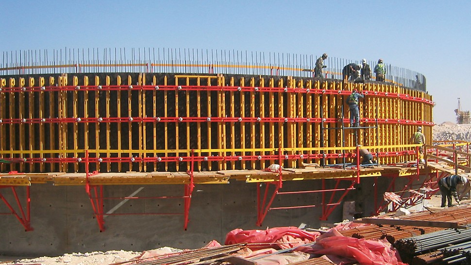 Sewage plant As Samra, Jordan - With the variable VARIO GT 24 girder wall formwork, all forms and applications could be cost-effectively realized with just one system.