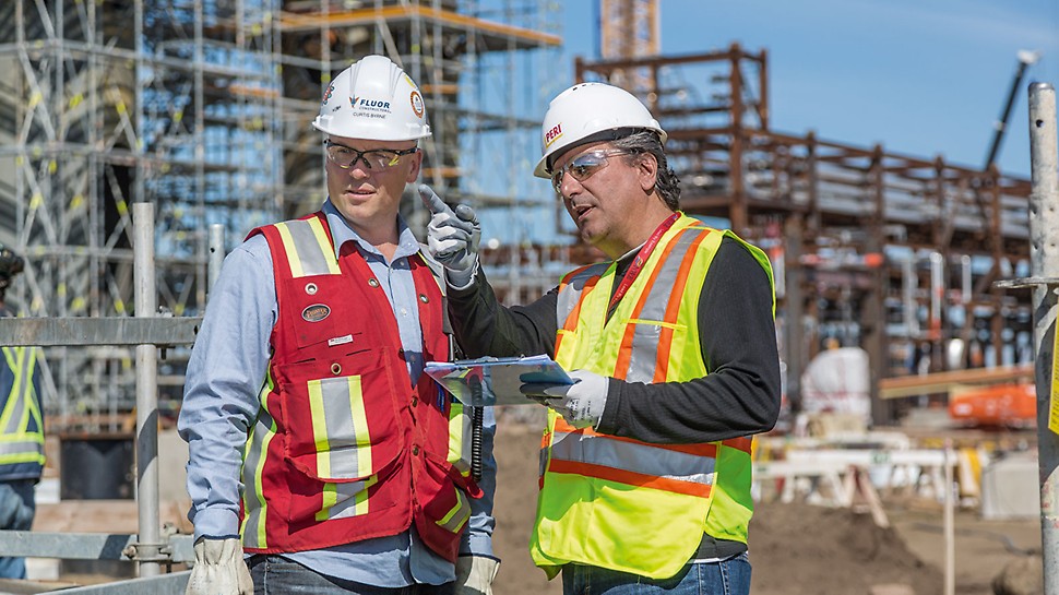 Northwest Redwater Project (NWR), Edmonton: Vedle výhod vznikajících systémovou montáží PERI UP a bezpečností práce je především kompetentní péče o projekt na stavbě důležitým faktorem vedoucím ke zkrácení doby výstavby a snížení nákladů.