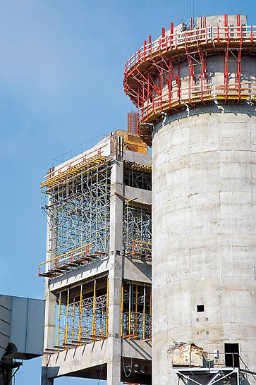 Cement plant Ivano-Frankowsk, Ukraine - A safe climbing formwork solution on basis of the CB climbing system and an efficient shoring concept using the PERI UP scaffold system and MULTIPROP.