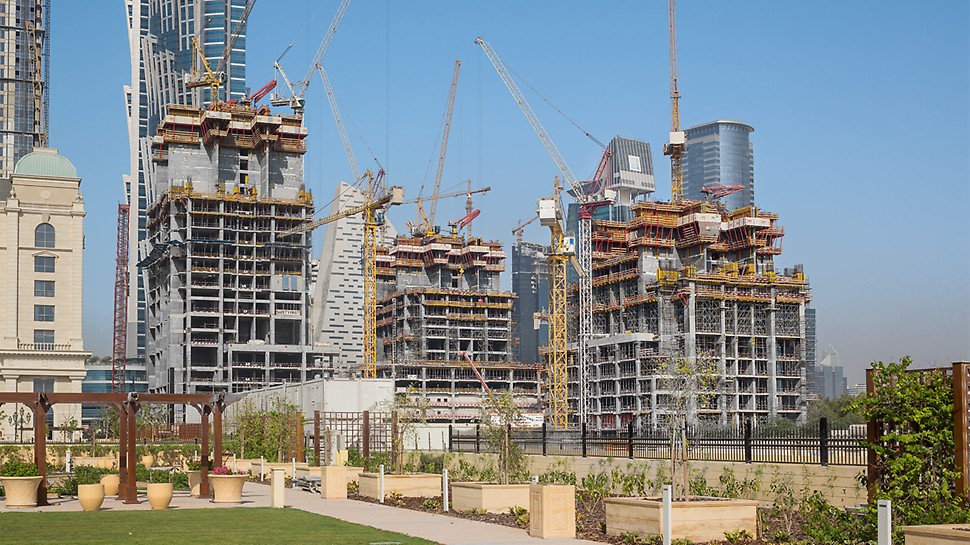 Progetti PERI - Al Habtoor City Towers, Dubai, Emirati Arabi Uniti - Le pareti del nucleo e i muri portanti vengono realizzati con i sistemi ACS e VARIO, senza bisogno della gru per il sollevamento delle casseforme