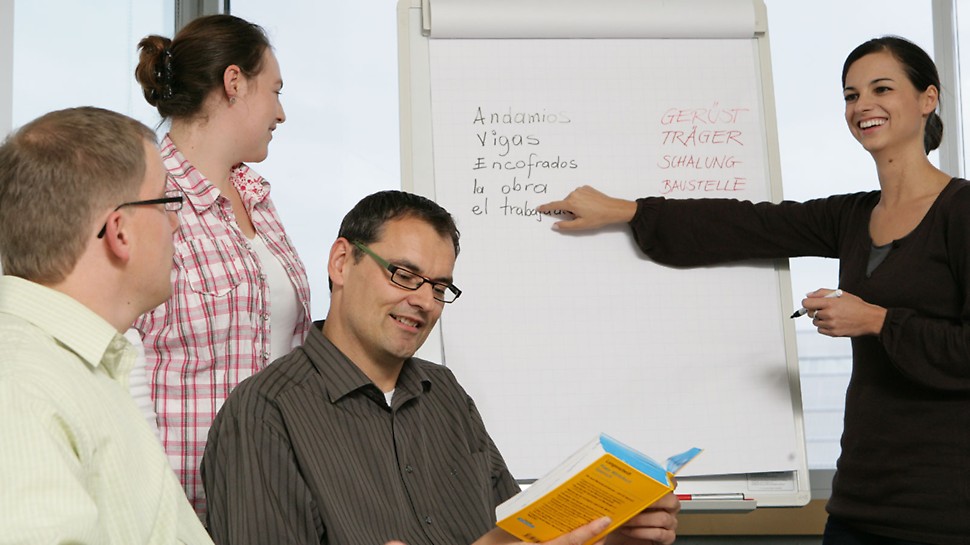 PERI employees in a language course
