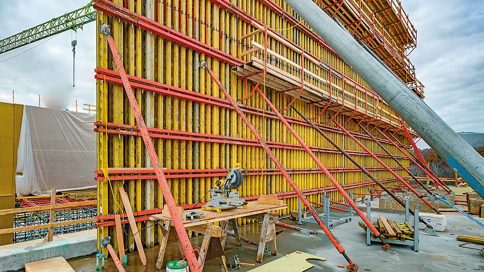 The VARIO Wall Formwork impressed as it met the most stringent architectural concrete requirements and, in terms of height and shape, provided the highest degree of flexibility.