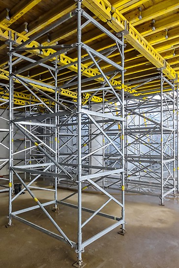 As a free-standing shoring tower with assembly heights up to 6.39 m and for loads up to 45 kN; restrained at the top, up to heights of 9.39 m and loads up to 50 kN