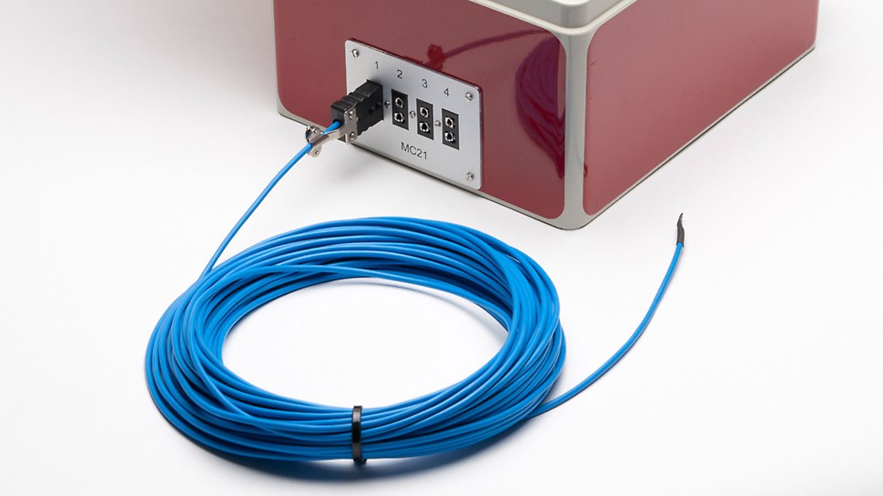 Ke každému ze 4 měřících kabelových vstupů, lze připojit termoelektrické měřící napájecí kabely s maximální délkou cca 150 m.