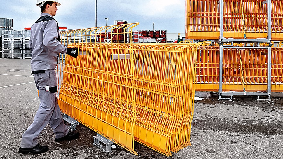 PROKIT EP 110: The PROKIT pallet holds 25 side mesh barriers and simplifies the logistics and assembly of the side protection.