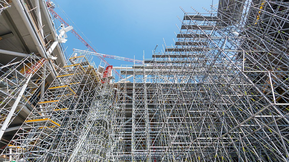 Palazzo Italia,  Expo Milano 2015 - il sistema PERI UP Flex è stato impiegato per il sostegno delle casseforme e per il montaggio della struttura in acciaio