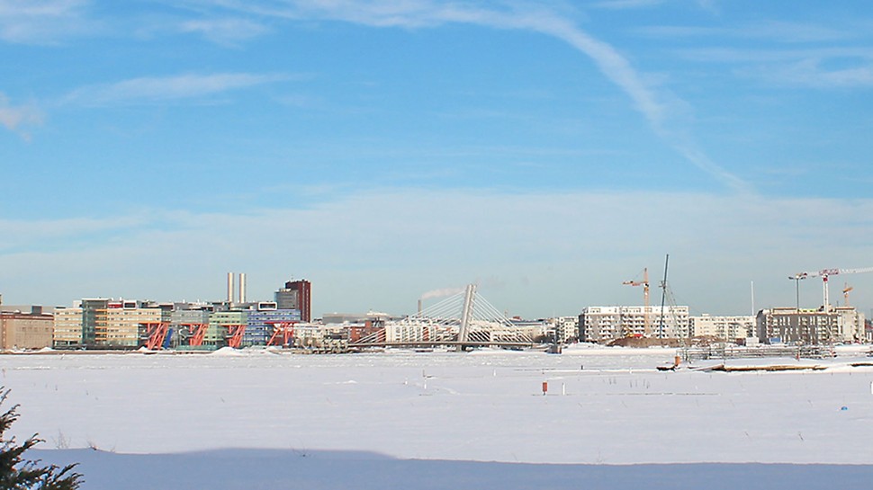 Crusellinsilta valmistui vuonna 2011. Kuva talvelta 2013.