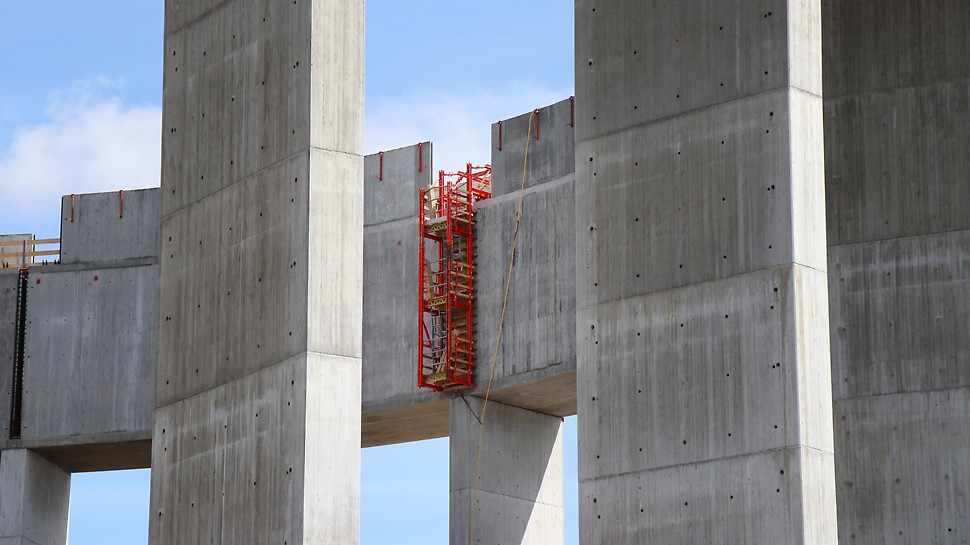 Nya vattentornet i Helsingborg - Delar av vattenreservoaren har lyfts på plats