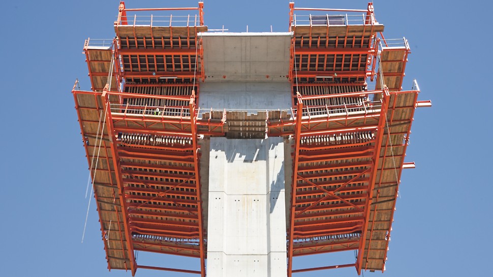 Ponte sobre o Rio Uima - Plataformas principais das aduelas zero
