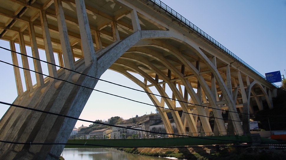 Viaduto de Sacavém sobre o Rio Trancão - Perspectiva geral do Viaduto de Sacavém sobre o Rio Trancão