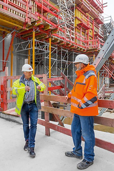 During the construction of the Moselle Lock in Trier, a PERI project coordinator supported the site management in all technical, commercial and logistical aspects regarding the coordination of the planning and installation work as well as ensuring punctual supply of materials.