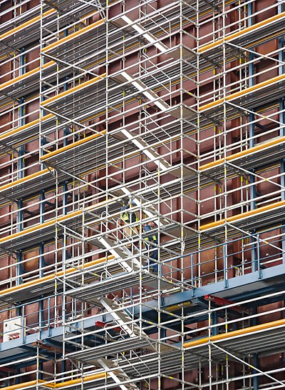 Eemshaven Power Plant, Netherlands - The scaffolding planning and assembly took into account the existing steel structure – allowing maximum adjustment to suit the structural circumstances.
