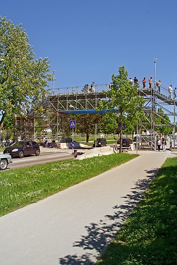 Az LGS ideiglenes gyalogos hídként is alkalmazható, valamint megfelel a közösségi használatra vonatkozó korlátterhelési és geometriai előírásoknak.