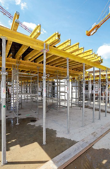 PERI's Universal wooden formwork girder with a 20 cm overall height, optimized for use in slab formwork operations, cost-effective use also for special solutions